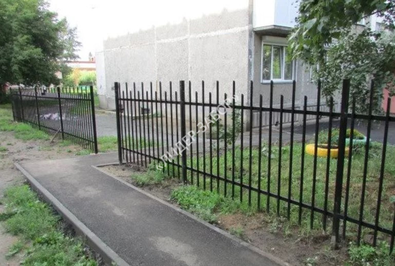 Цена Забор профильный секционный для жилого комплекса в Москве Купить Забор профильный секционный для жилого комплекса