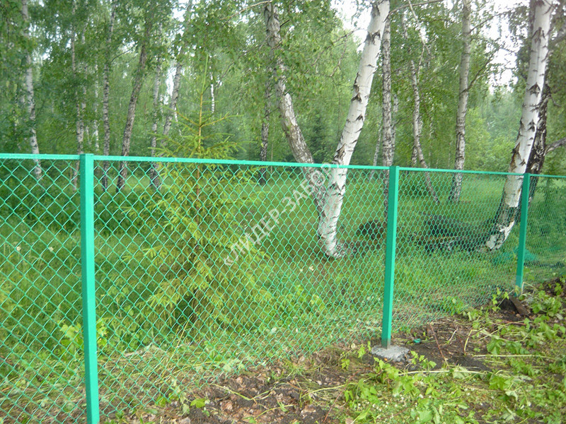Цена Светло-зеленый секционный забор из сетки рабицы в Москве Купить Светло-зеленый секционный забор из сетки рабицы